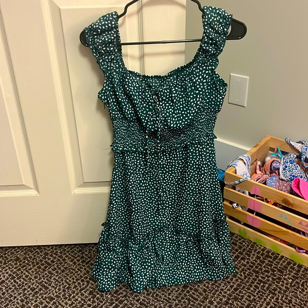 cute green dress, great length